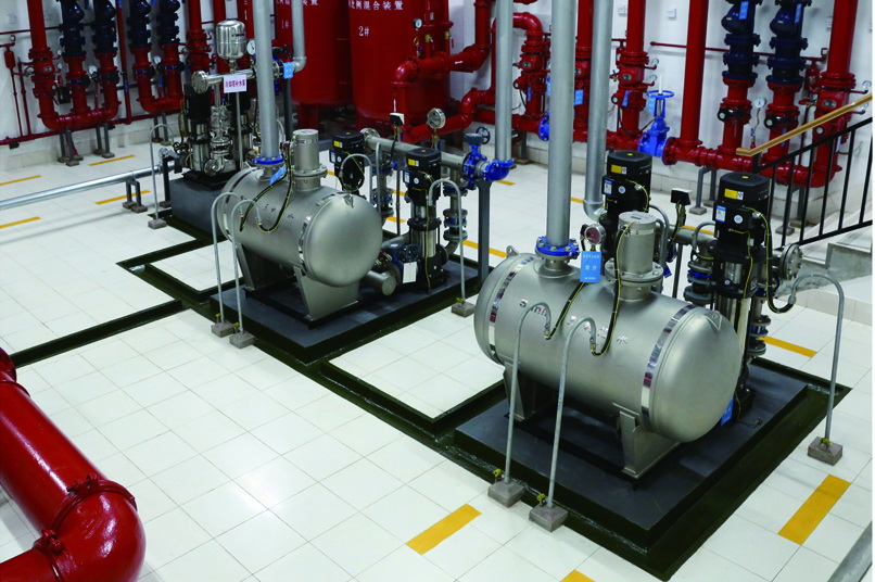 蕪湖時(shí)代金融中心消防泵房設(shè)備、管道安裝，泵房設(shè)備基礎(chǔ)、排水溝、支架細(xì)部做法